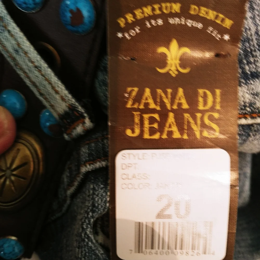 Zana DI Jeans acid wash wide leg Embroidered Floral design Size 20
